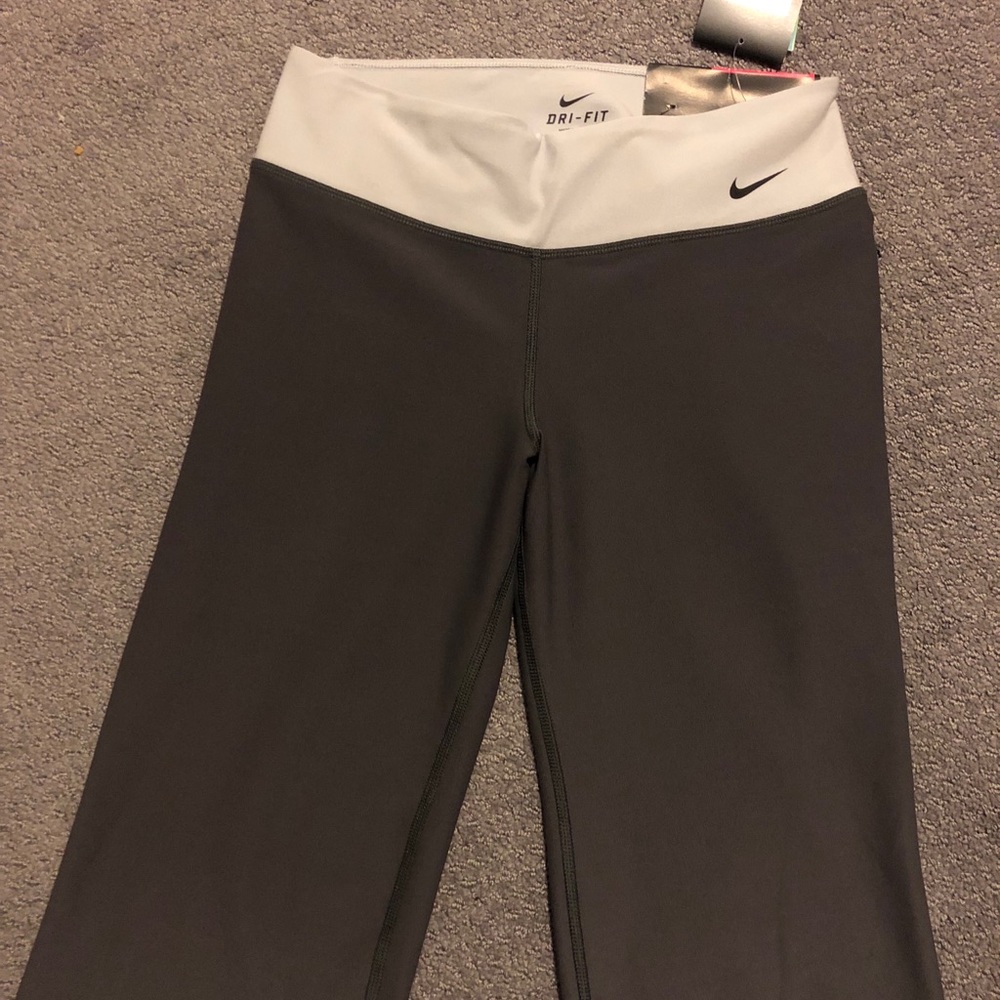 Nike Capri workout leggings